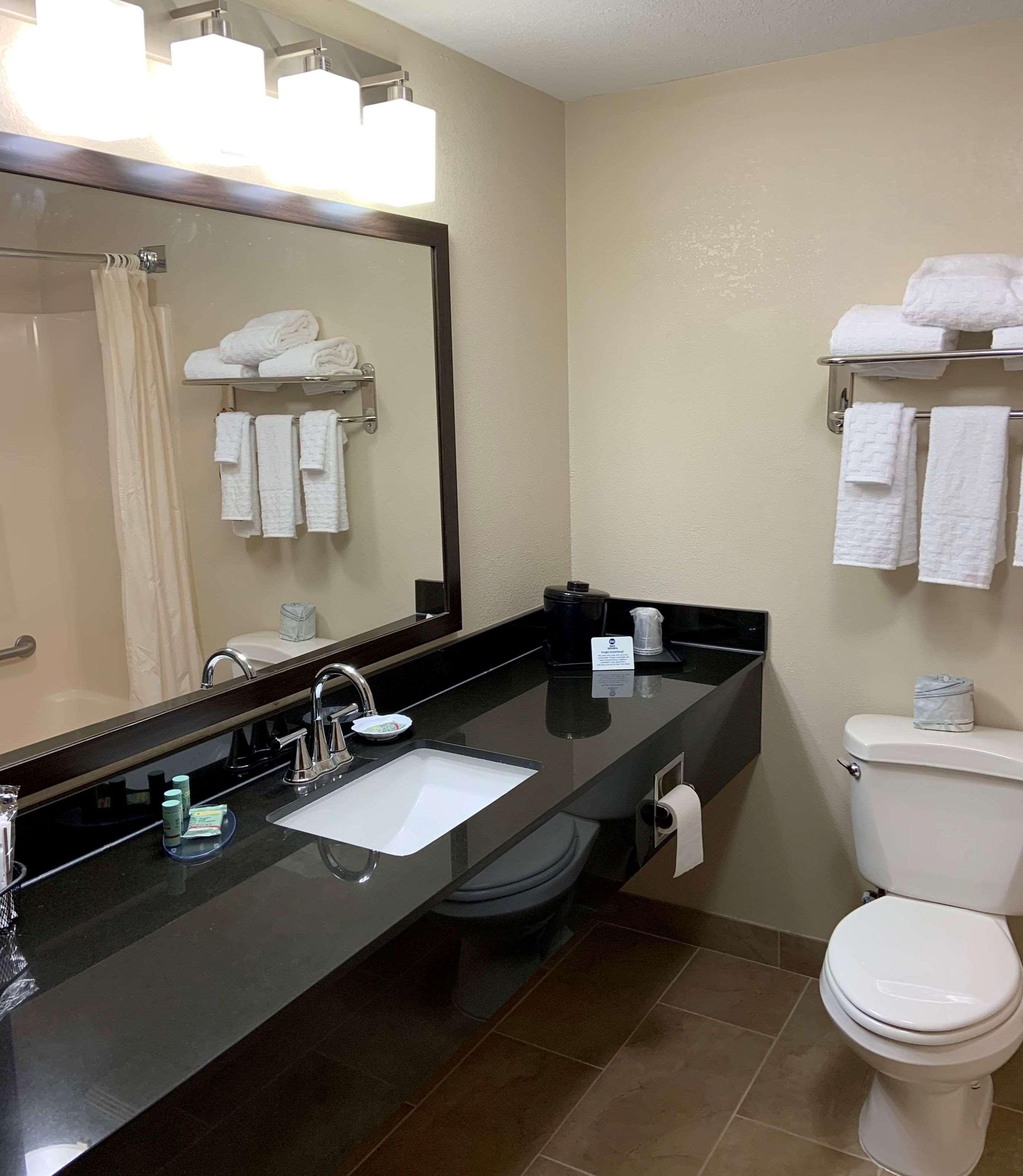 Best Western Airport Inn & Suites Cleveland Brook Park Ngoại thất bức ảnh
