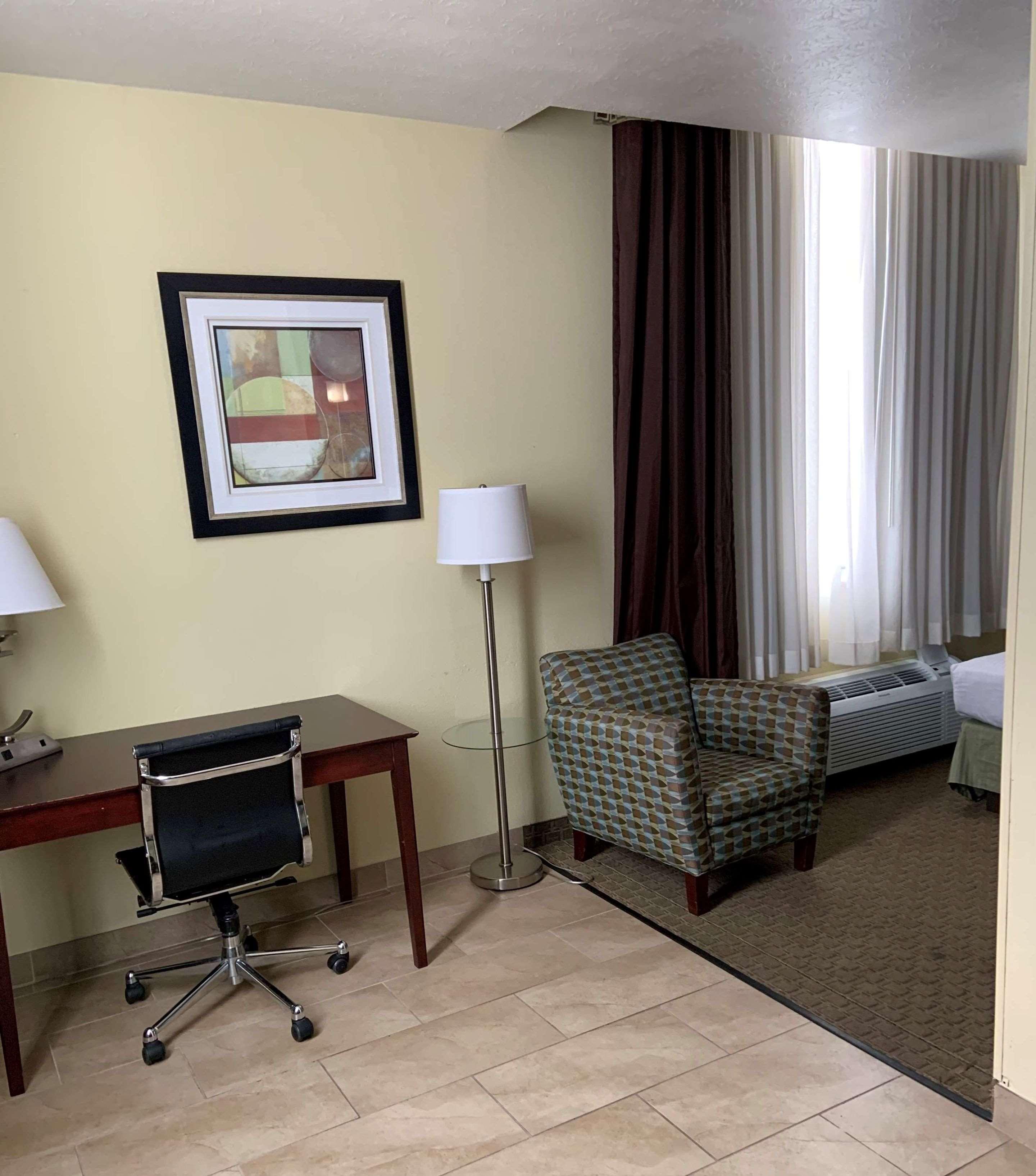 Best Western Airport Inn & Suites Cleveland Brook Park Ngoại thất bức ảnh