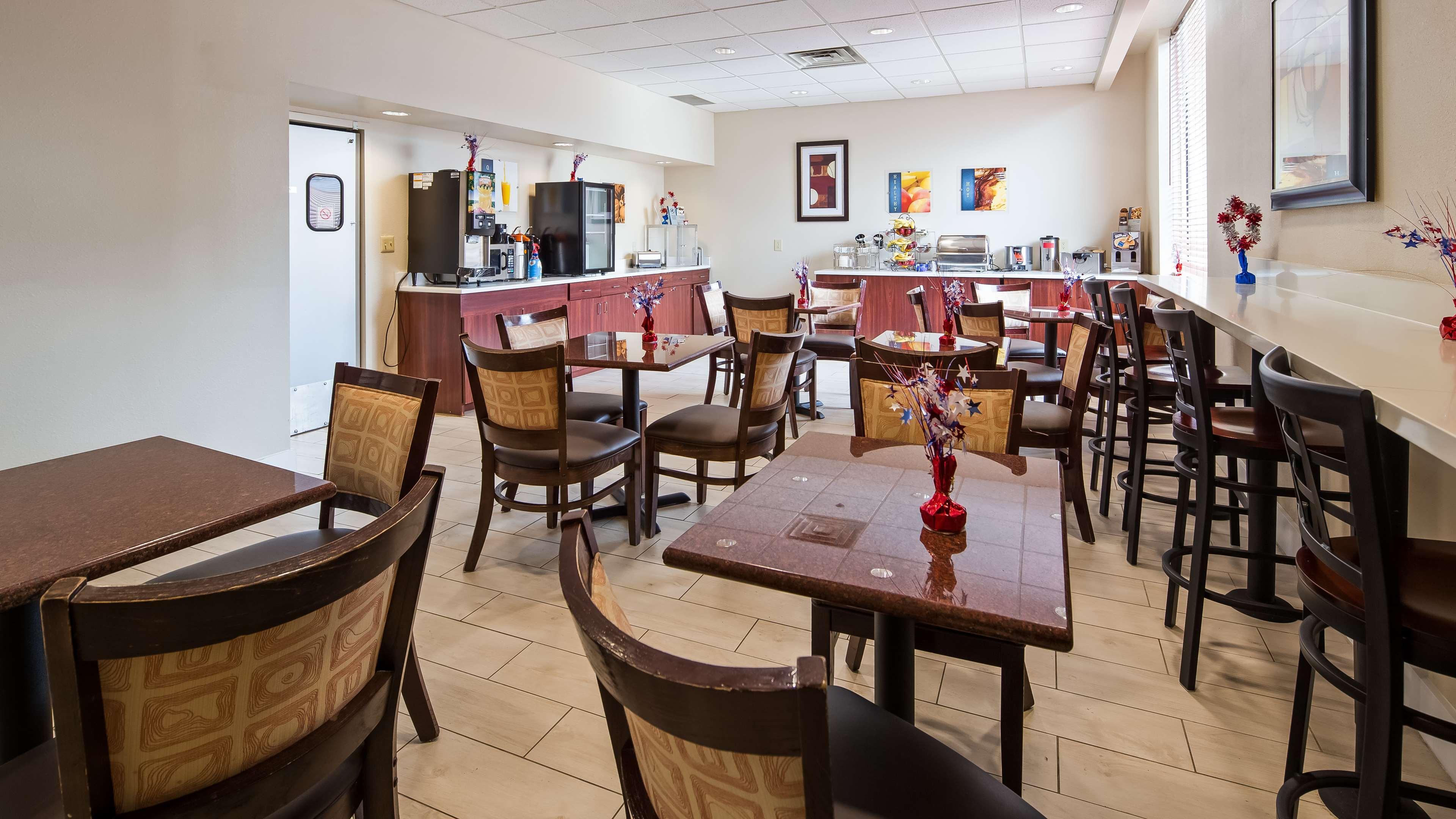 Best Western Airport Inn & Suites Cleveland Brook Park Ngoại thất bức ảnh