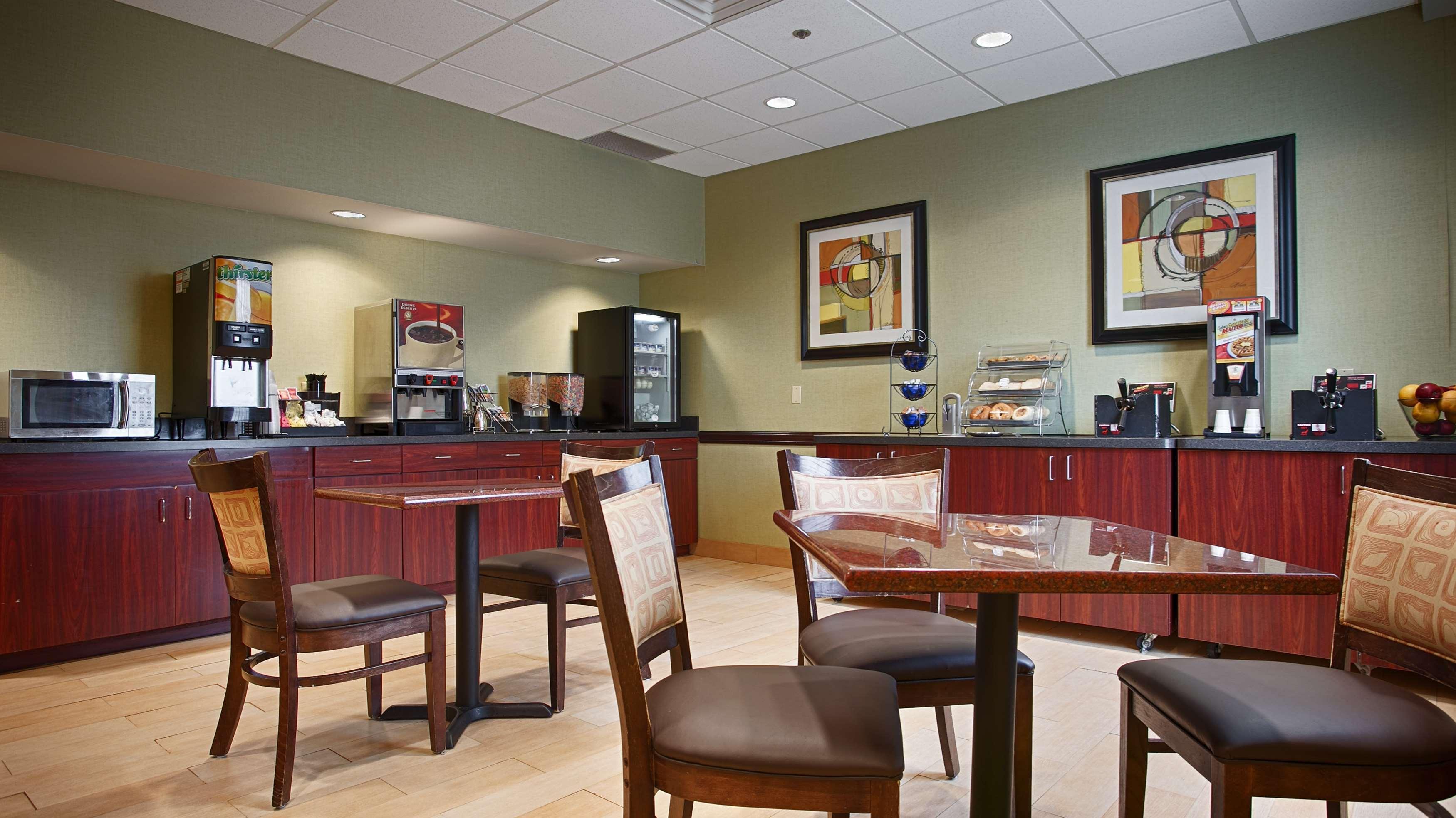 Best Western Airport Inn & Suites Cleveland Brook Park Ngoại thất bức ảnh