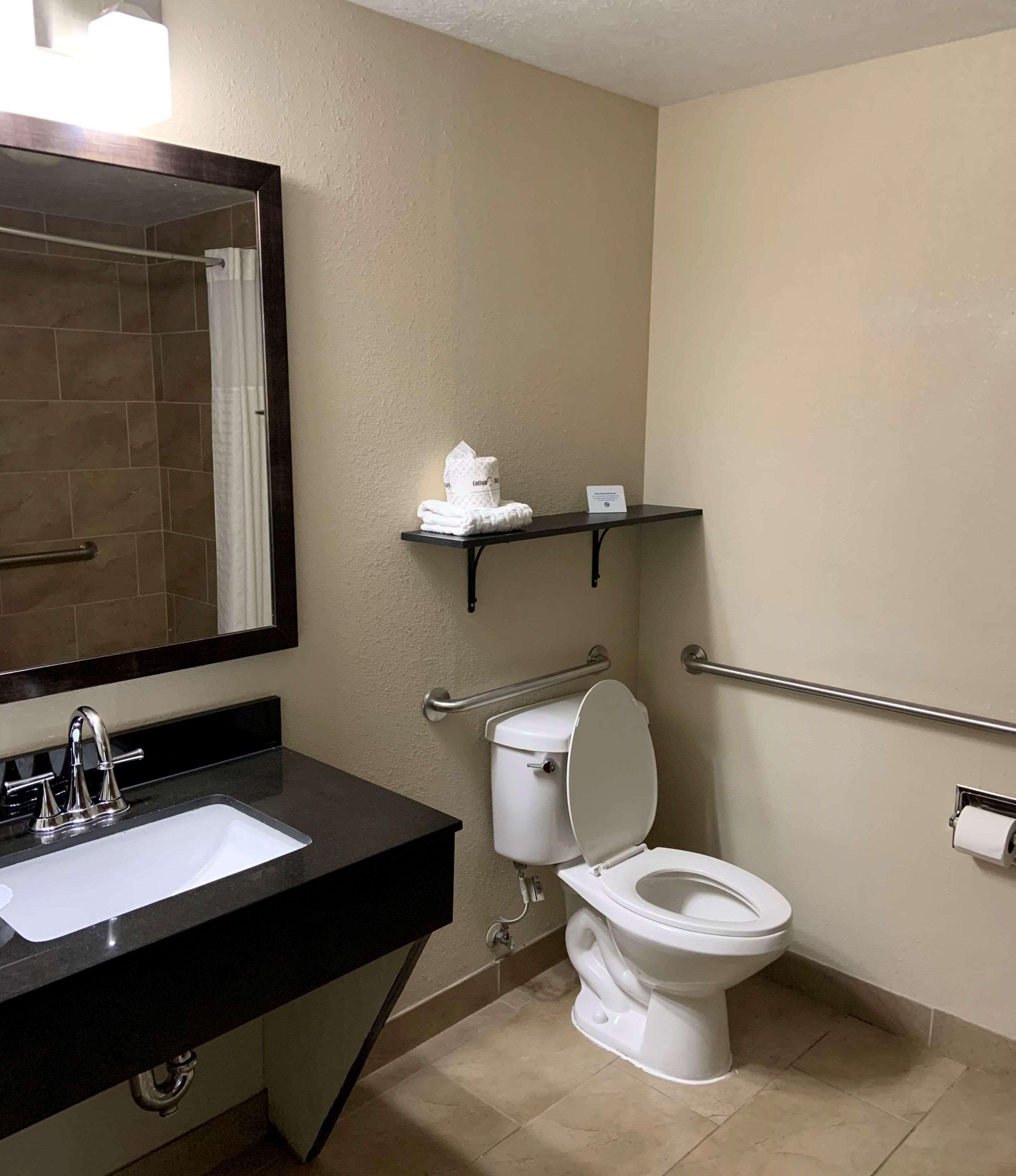 Best Western Airport Inn & Suites Cleveland Brook Park Ngoại thất bức ảnh